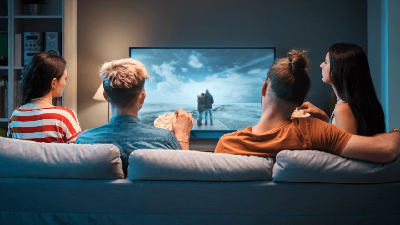 You are currently viewing IPTV vs Cable TV in USA: Which One is Worth Your Money in 2025?